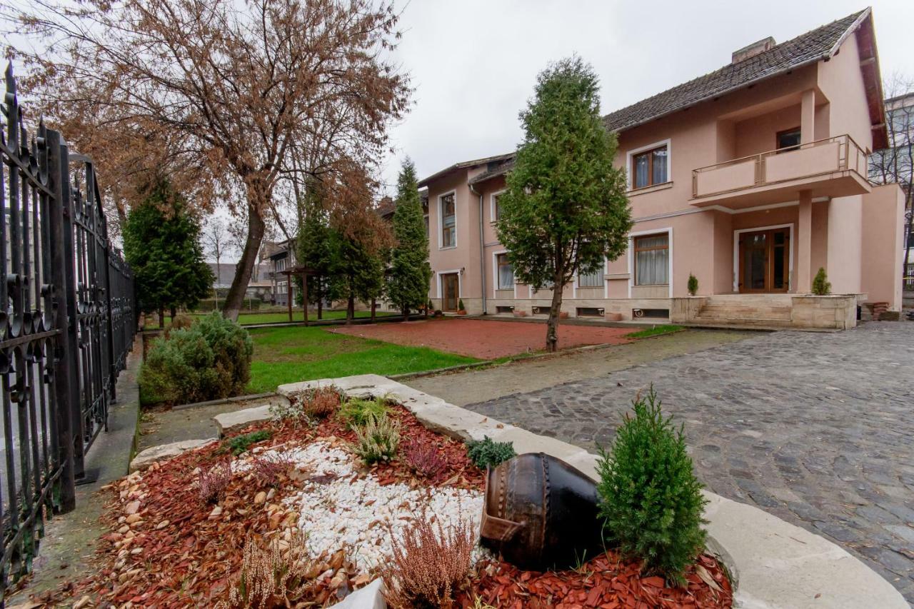 Williams House Hotel Hunedoara Exterior photo