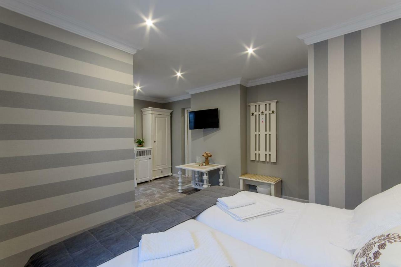 Williams House Hotel Hunedoara Exterior photo