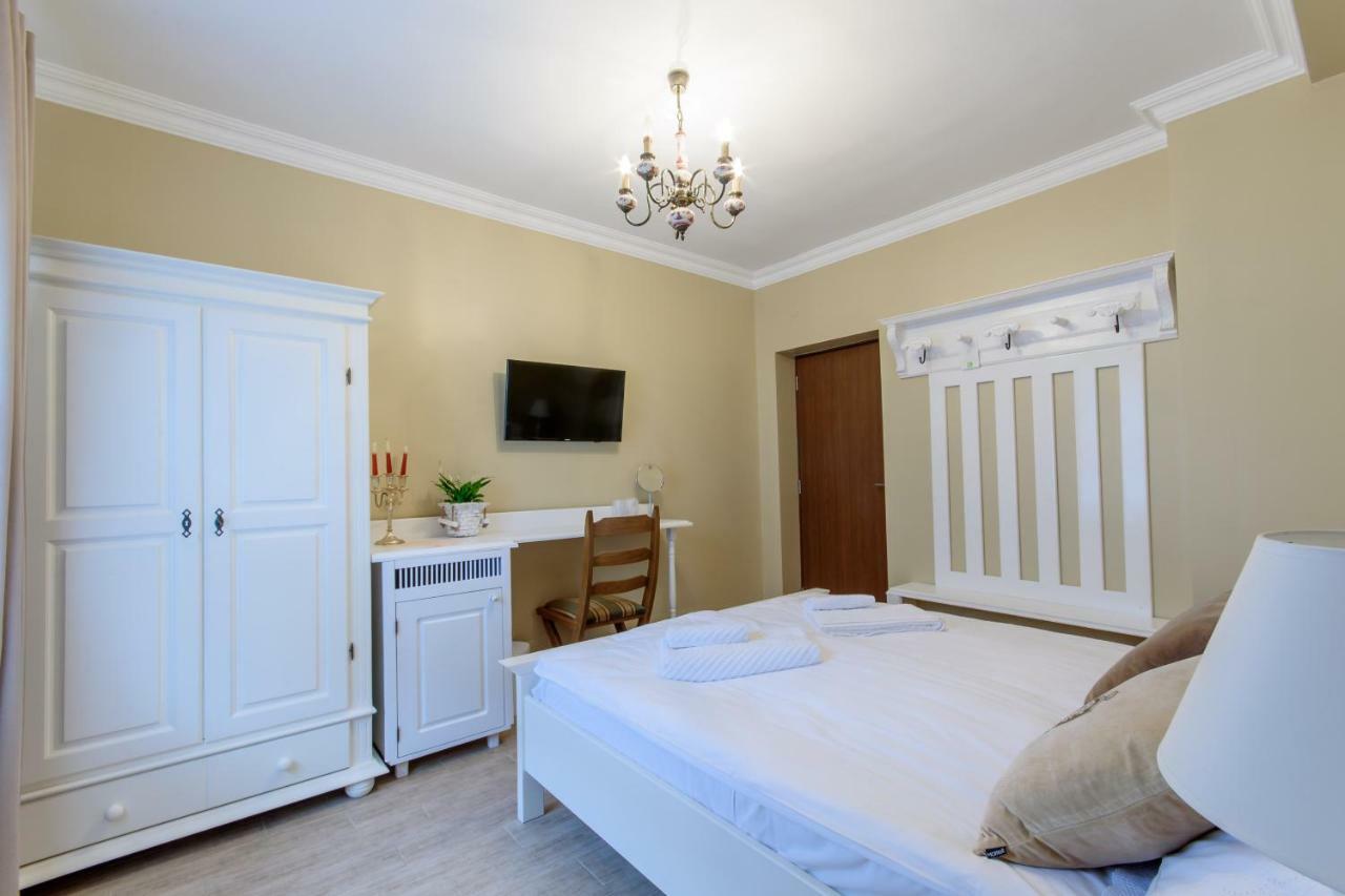 Williams House Hotel Hunedoara Exterior photo