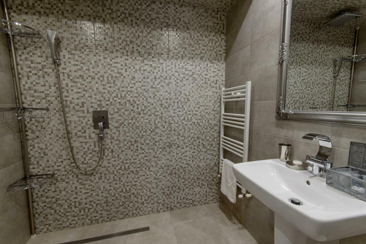 Williams House Hotel Hunedoara Exterior photo